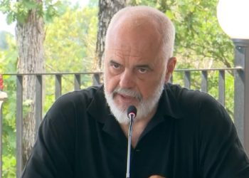 Debate në mbledhjen me Ramën, kryebashkiakët kundërshtojnë shkrirjen e 15 bashkive