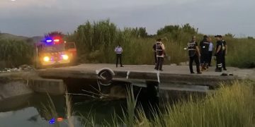 Tragjedi në Delisufaj, dy motra humbin jetën pasi makina përfundon në kanal