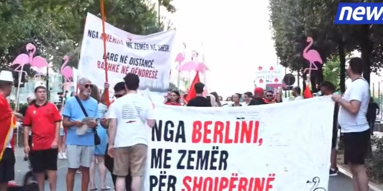 DITA 76/ Nga Gjermania në protestë: Politologia kërkon një Shqipëri të re