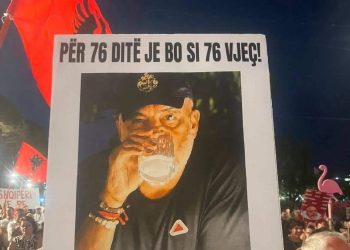 DITA 79/ Akuzat ndaj Sorosit dhe thirrjet për largimin e qeverisë, protestuesit: Nuk largohemi nga sheshi pa ikur Rama