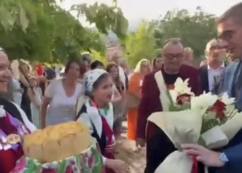 PUSTEC/ Në prani të Mickovskit, ekzekutohet vetëm himni maqedonas, mungon himni shqiptar