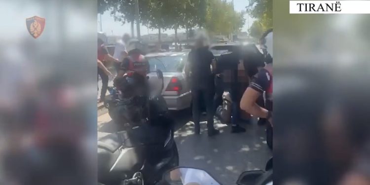 PAMJET E AKSIONIT/ Kapen mbi 5.2 kg heroinë dhe kokainë në Tiranë, arrestohen dy persona