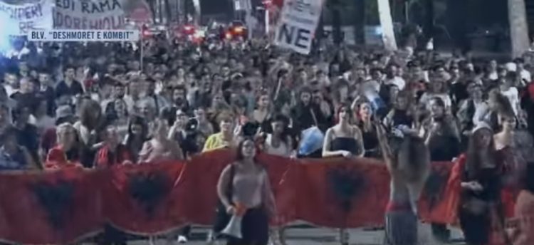 DITA 86/ ‘Shqipëria e rinisë, jo e partisë’