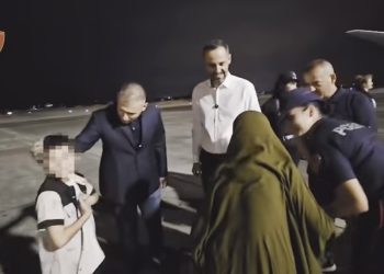 Riatdhesohen nga Siria 5 shqiptarë, mes tyre 3 të mitur dhe një 79-vjeçare