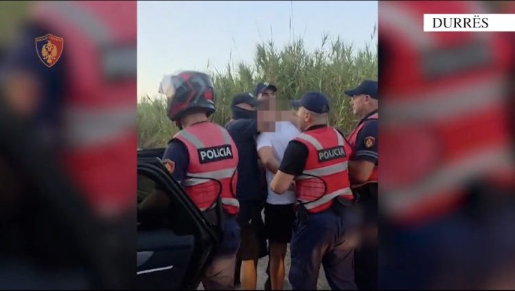 VIDEO/ Dalin pamjet e arrestimit të Ergys Agasit, ndërhyrja e policisë në rrugë