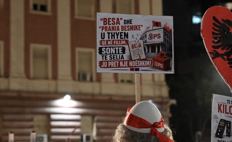 DITA 91/ Qytetari: “Nuk ikim nga sheshi pa ikur kryeministri”