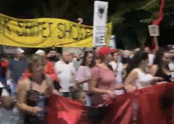 DITA 92/ Protestuesit sulmojnë ashpër Ramën dhe qeveronë: Genjeu edhe para 3 ditësh
