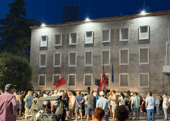 DITA 66/ Protesta para Kryeministrisë, akuza ndaj qeverisë dhe thirrje për hetime nga SPAK