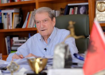 Berisha: Agasit po ia zbusin akuzat, Rama e ka çliruar nga pengmarrja