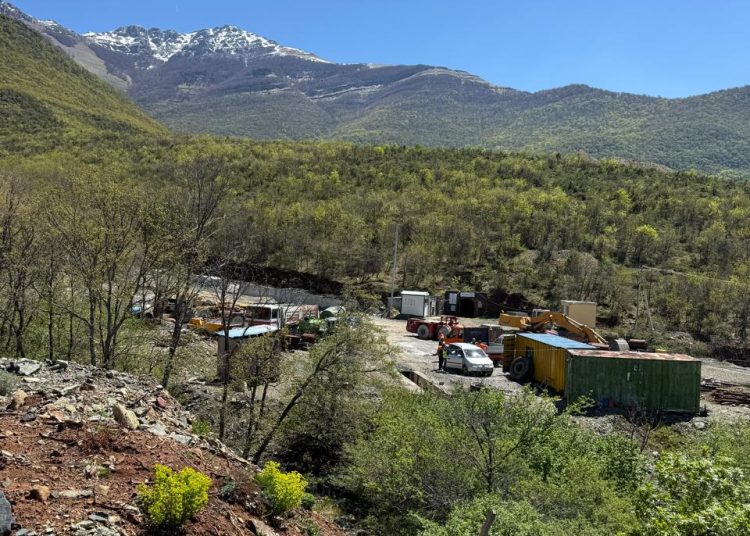 Mes pasurisë minerare dhe kostos mjedisore: kush paguan për rehabilitimin?