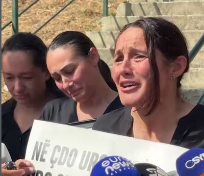 Protestë në Vaun e Dejës pas vdekjes së dy të rinjve, motra e Sokol Prekës: Shkuan për kafe dhe nuk u kthyen më
