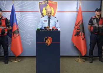 RADHIMË/ I vendosën “gjobë” 5 mln euro dhe e kërcënuan se duhej të largohej nga Shqipëria, arrestohen 5 persona