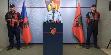 RADHIMË/ I vendosën “gjobë” 5 mln euro dhe e kërcënuan se duhej të largohej nga Shqipëria, arrestohen 5 persona