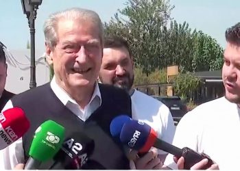 Berisha niset drejt SHBA-së: “Ky është udhëtimi i viteve për Shqipërinë”