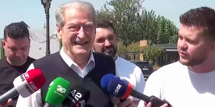 Berisha niset drejt SHBA-së: “Ky është udhëtimi i viteve për Shqipërinë”