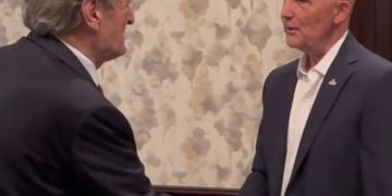 Takim me kongresmenin Keith Self: Berisha diskuton korrupsionin, trafikun e drogës dhe qeverinë teknike