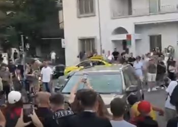 Protesta në Tiranë, përplasje me policinë dhe 20 të arrestuar, mes tyre Adriatik Lapaj
