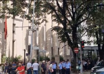 “O gjykatës bëj drejtësi, lër Veliajn në qeli”