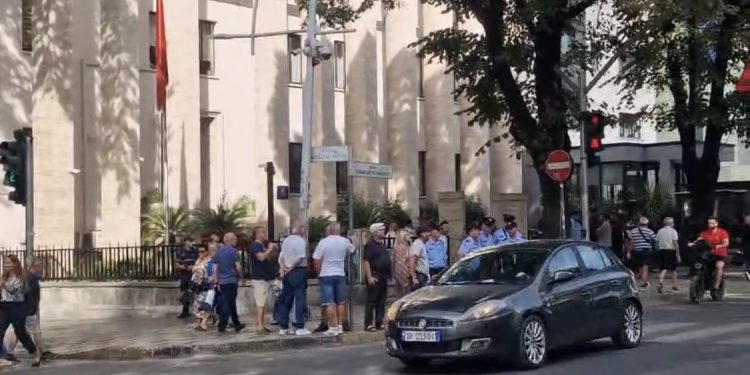 Erion Veliaj mbetet në burg, Gjykata e Lartë publikon vendimin