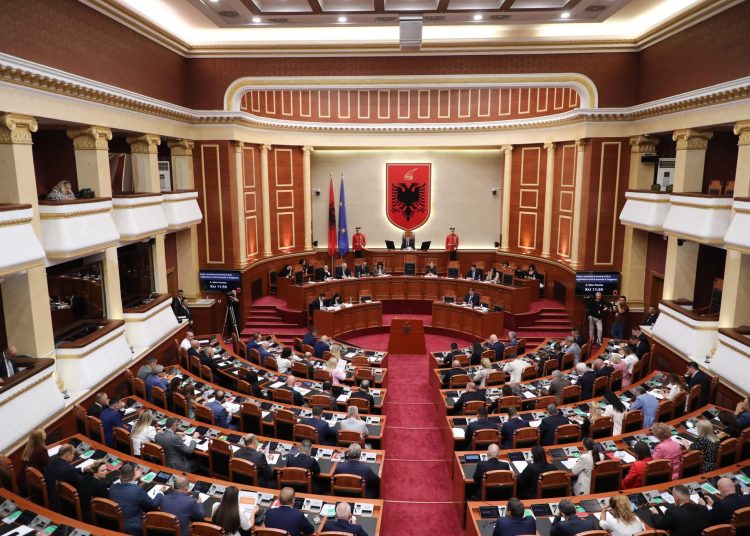 Kuvendi i Shqipërisë, deklaratë për vendimin e gjykatës speciale për drejtuesit e UÇK